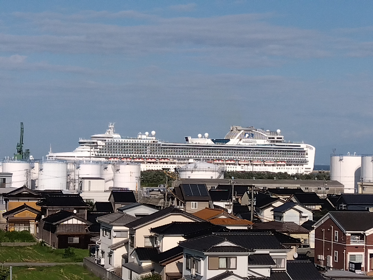 伏木港に豪華客船が来ました
