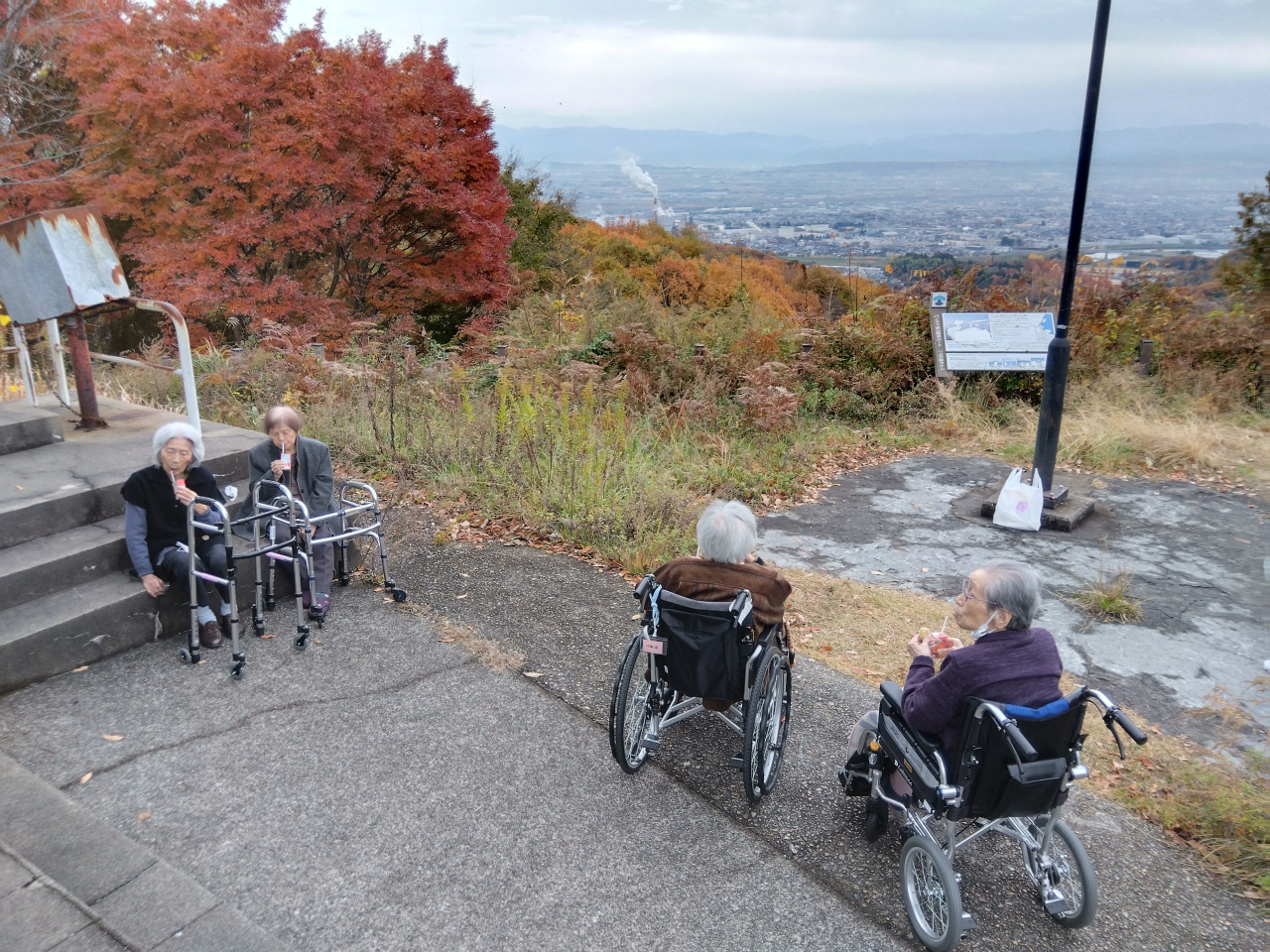 秋のバスハイク（ショート）